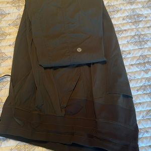 Lululemon EUC Dance studio size 10 Olive color pants.